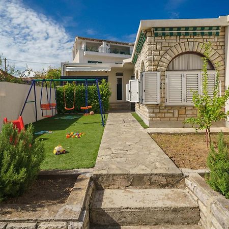 Holiday Home Oliva Vodice Eksteriør billede