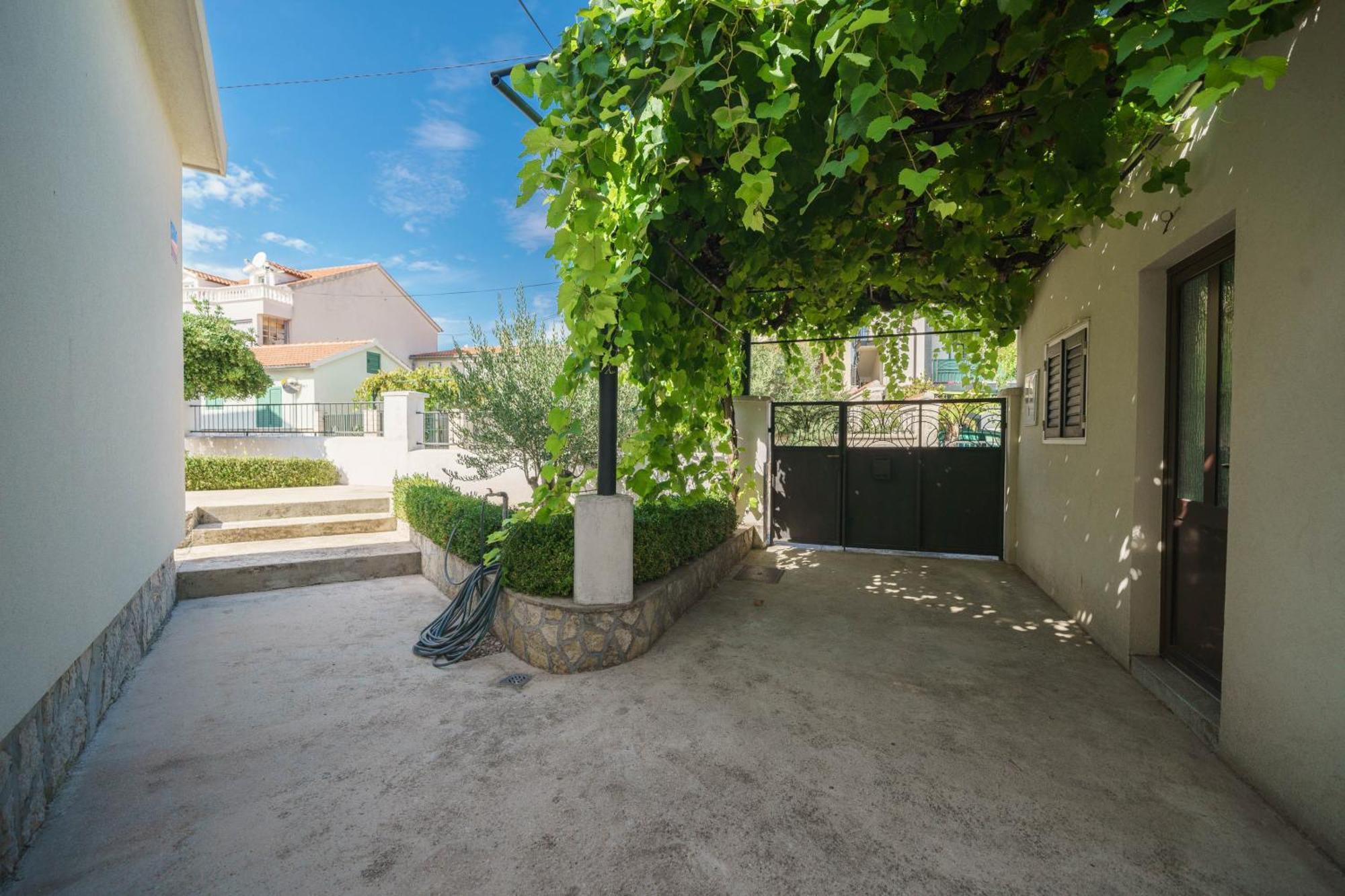 Holiday Home Oliva Vodice Eksteriør billede