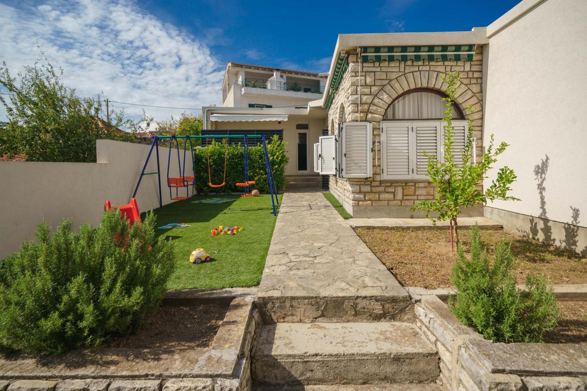 Holiday Home Oliva Vodice Eksteriør billede